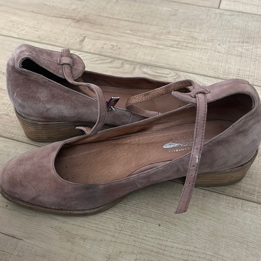 Free People Pink suede low heels